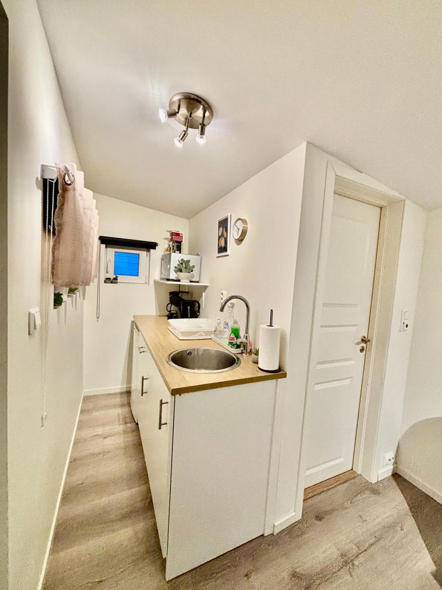 Litle Cozy Apartment In Alesund Exterior photo